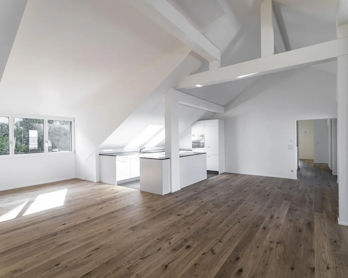 Appartement 4,5 pièces, Zurich - "Magnifique appartement en attique avec vue sur la ville" - Photo 1 sur 8