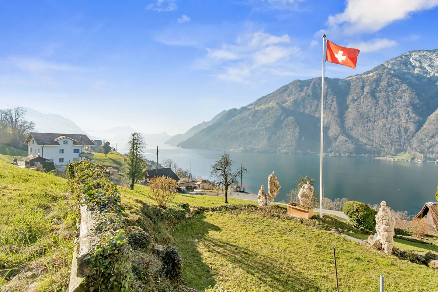 Un luogo da sogno: Proprietà storica con vista sul lago, privacy e riserva di terreno - Foto 5 di 10