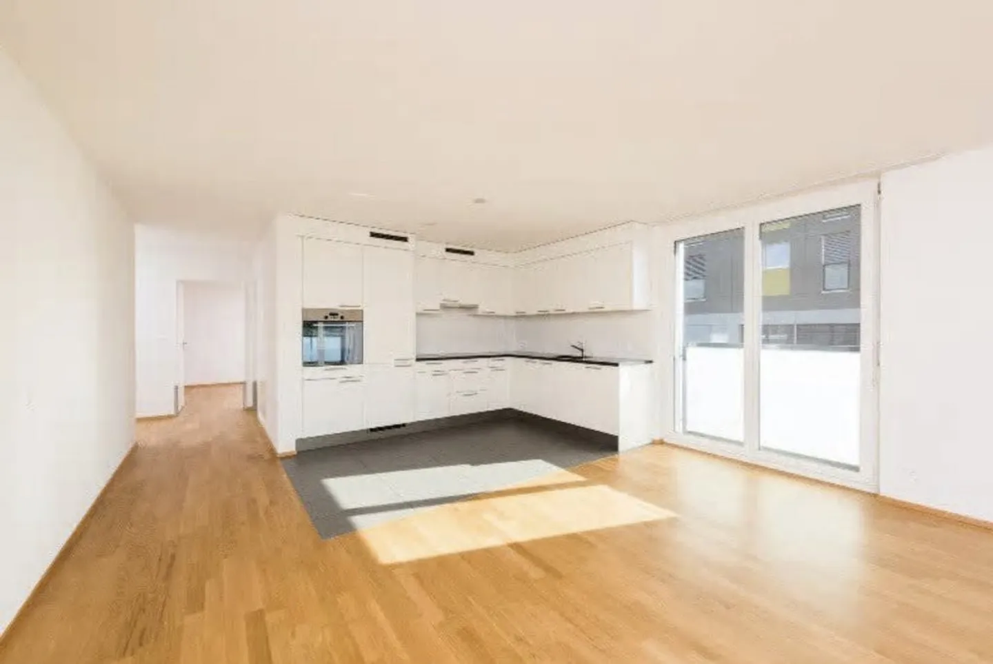 Vivere elegante in una posizione centrale a Dübendorf - Foto 2 di 5