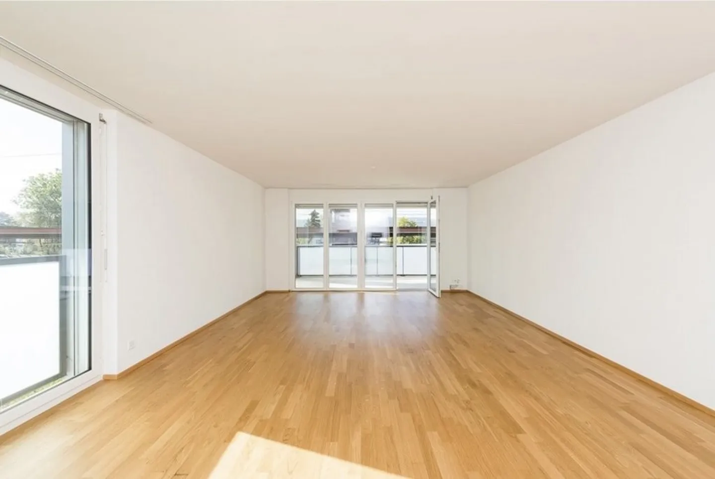 Vivere elegante in una posizione centrale a Dübendorf - Foto 3 di 5