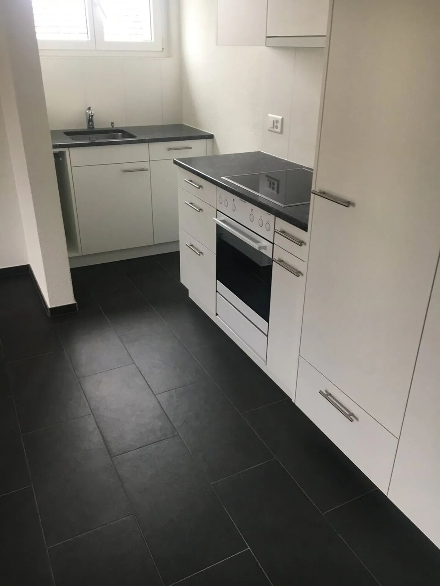 Charmante appartement 2 pièces dans la Länggasse, rénové, lumineux et aéré ! - Photo 4 sur 7