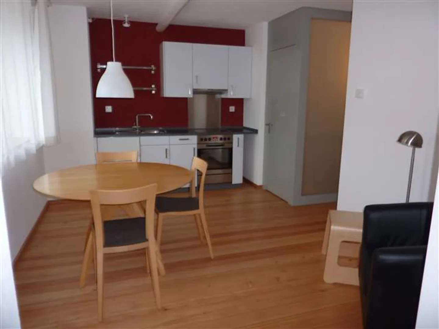 Studio moderno arredato vicino alla città vecchia - Foto 1 di 7