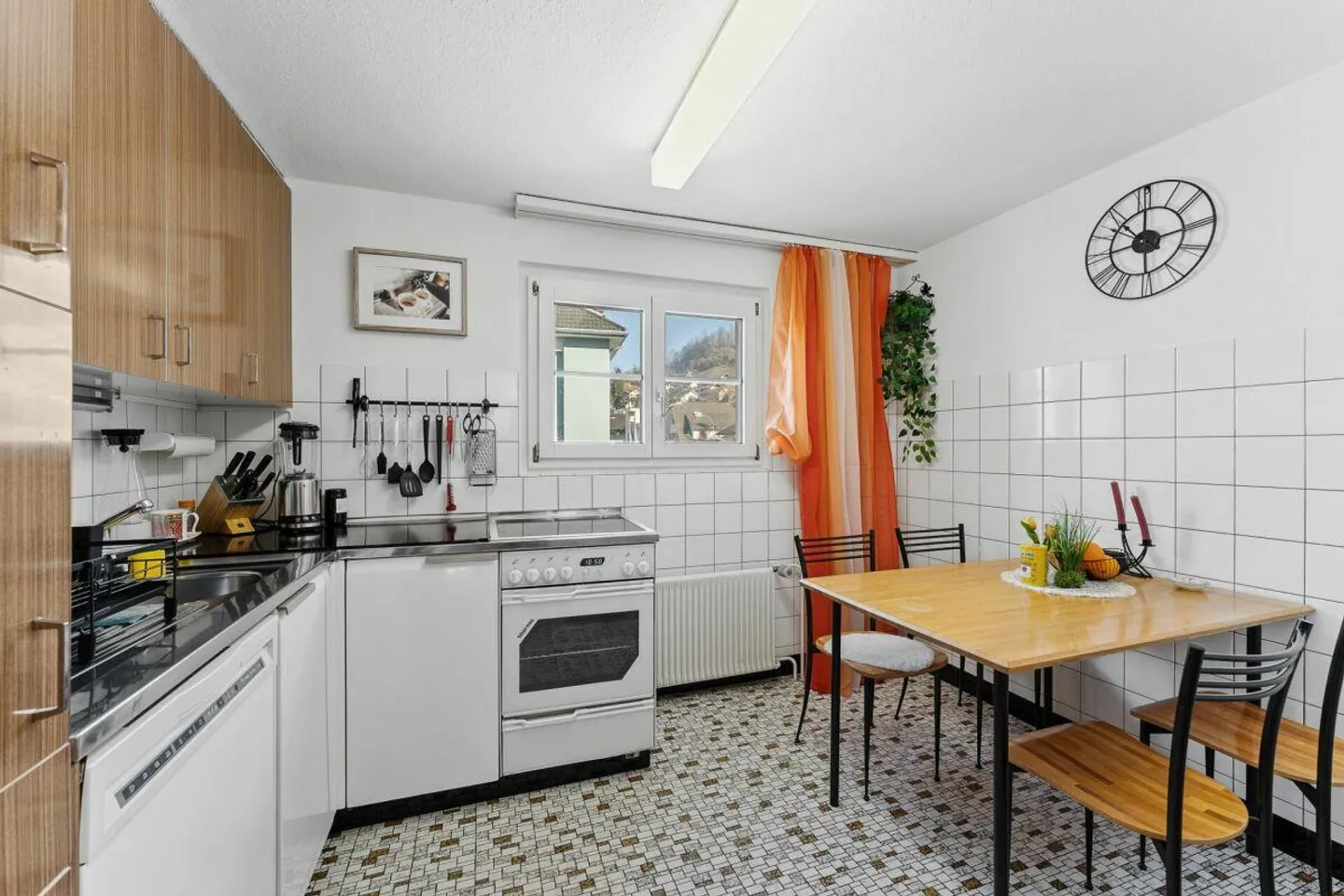 Gemischtes Gebäude in Wolhusen - Foto 15 von 18