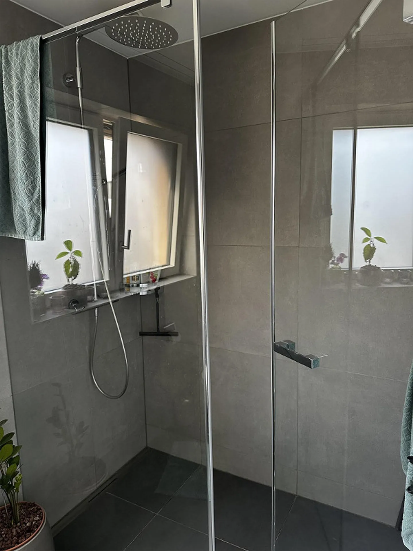 Bel appartement neuf de 2.5 pièces à Fällanden - Photo 3 sur 6