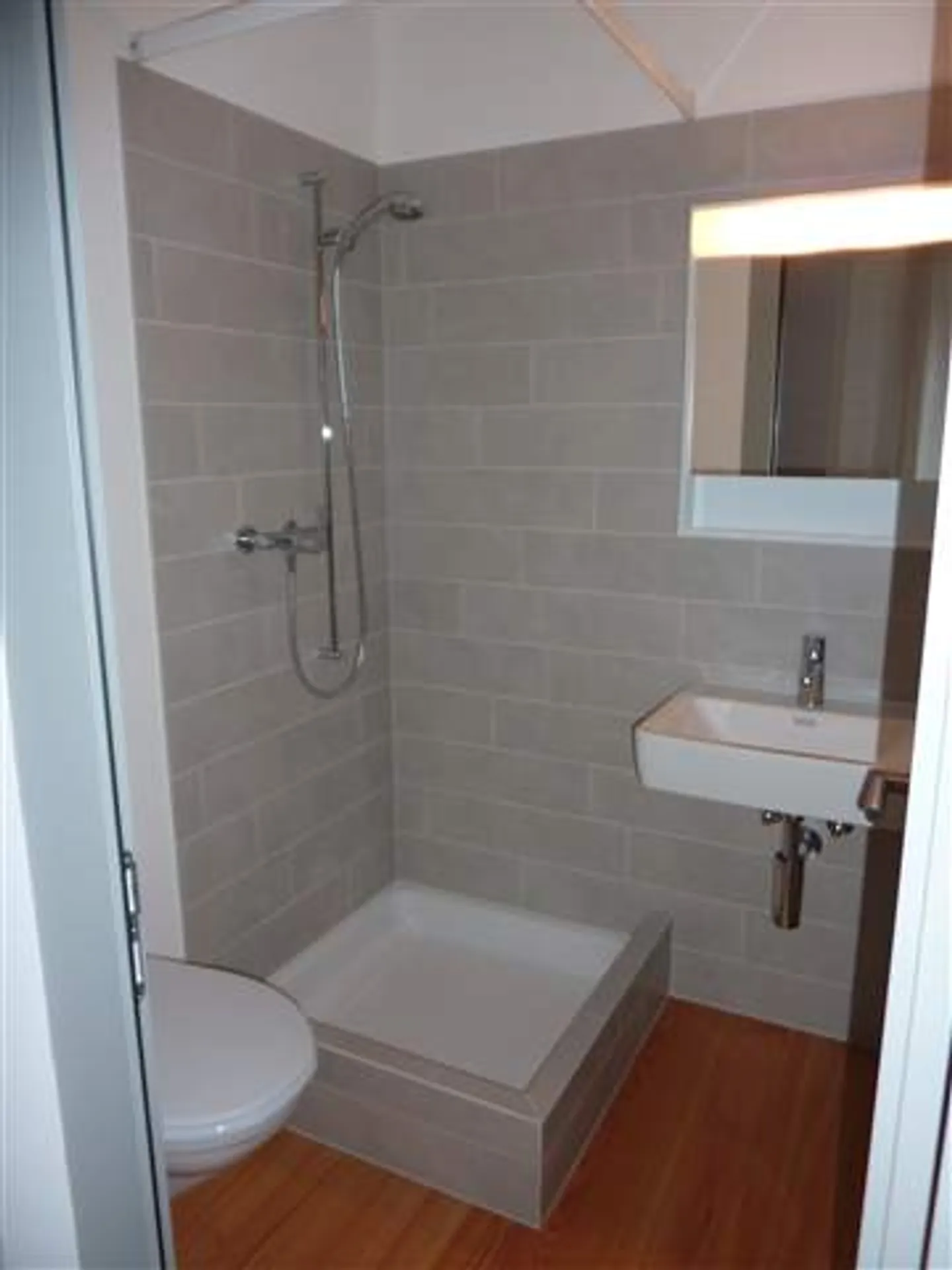 Studio moderno arredato vicino alla città vecchia - Foto 4 di 7