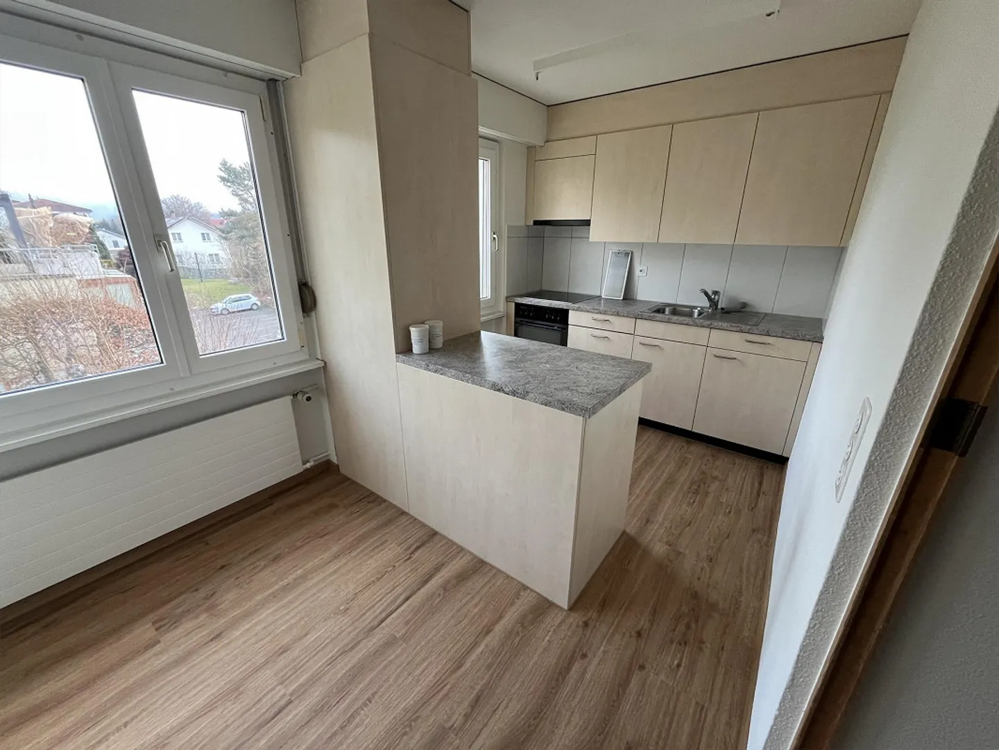 Appartamento luminoso di 3,5 stanze in posizione naturale - Foto 2 di 10