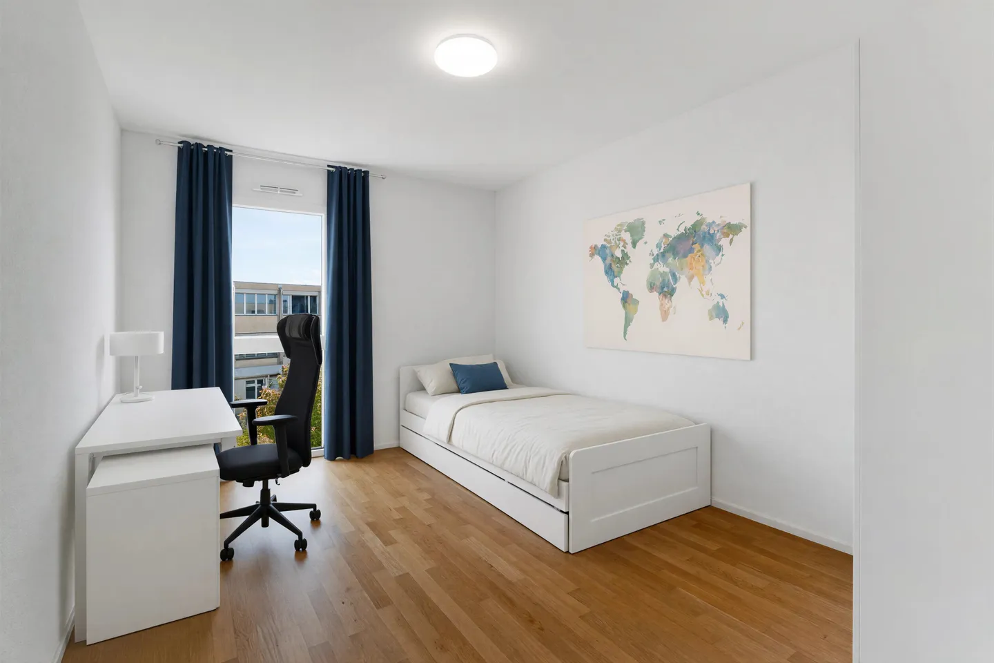 Zeitgenössische 4,5-Zimmer-Penthouse-Wohnung in der Nähe des Sees - Foto 7 von 8