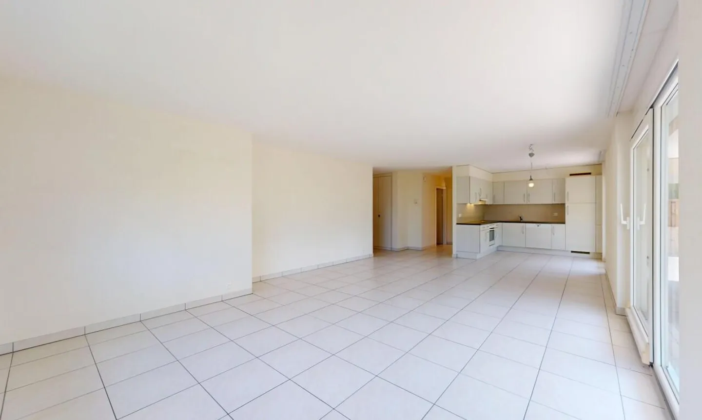 Bright Apartment with Garden - Photo 10 of 13