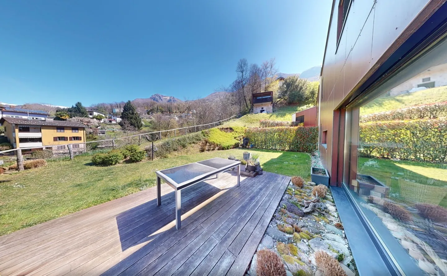 Modern Garden Oasis - Stylish Living near Lugano - Photo 3 of 27