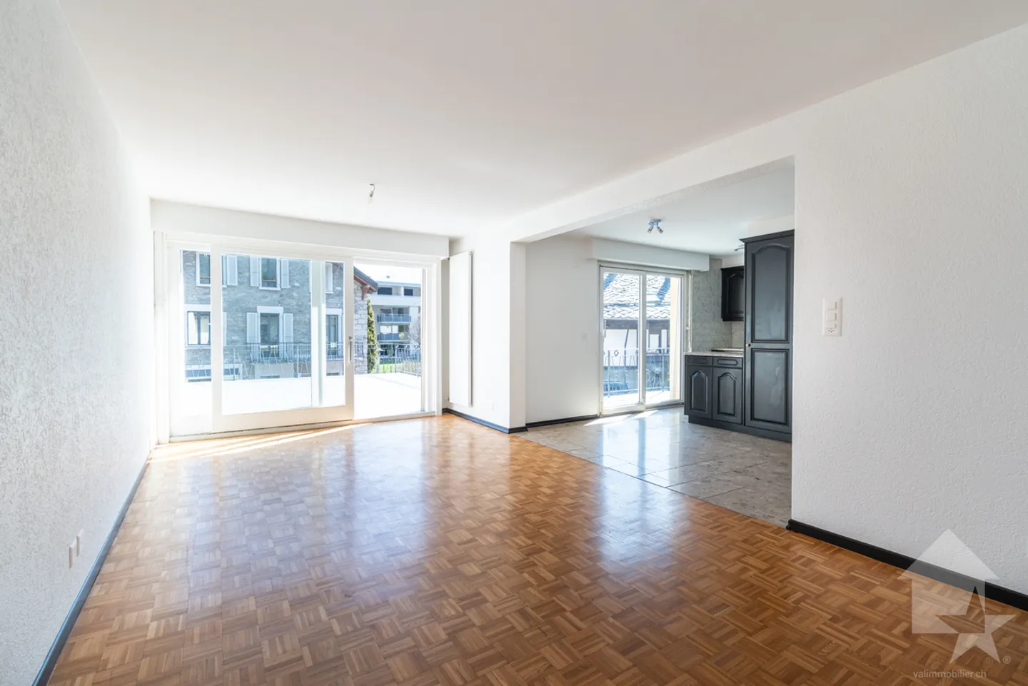 Collombey, Dorfhaus mit Terrasse und Garage - Foto 6 von 11