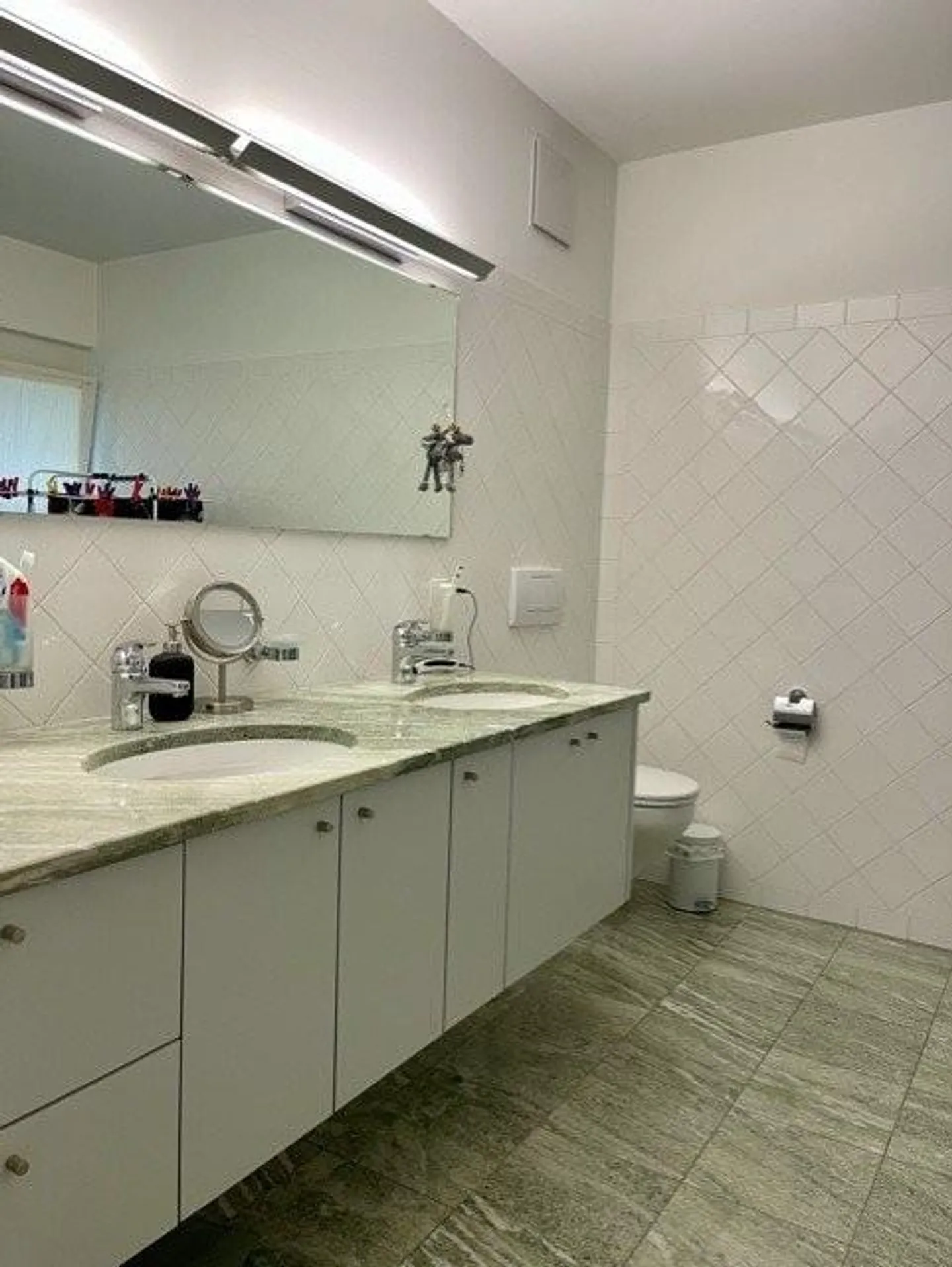 Luxurious Living Near Aeschenplatz - Photo 9 of 12