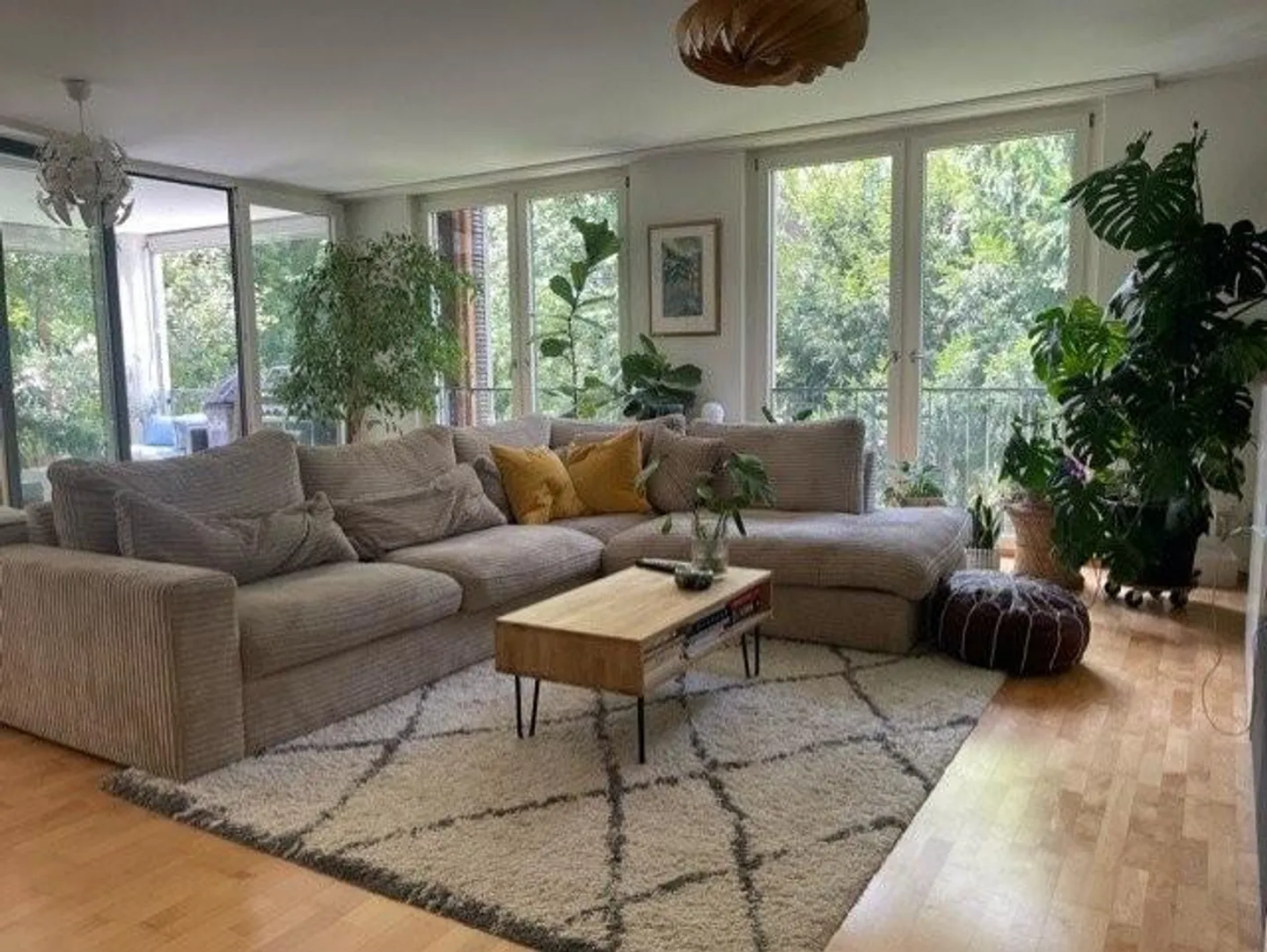 Luxurious Living Near Aeschenplatz - Photo 3 of 12