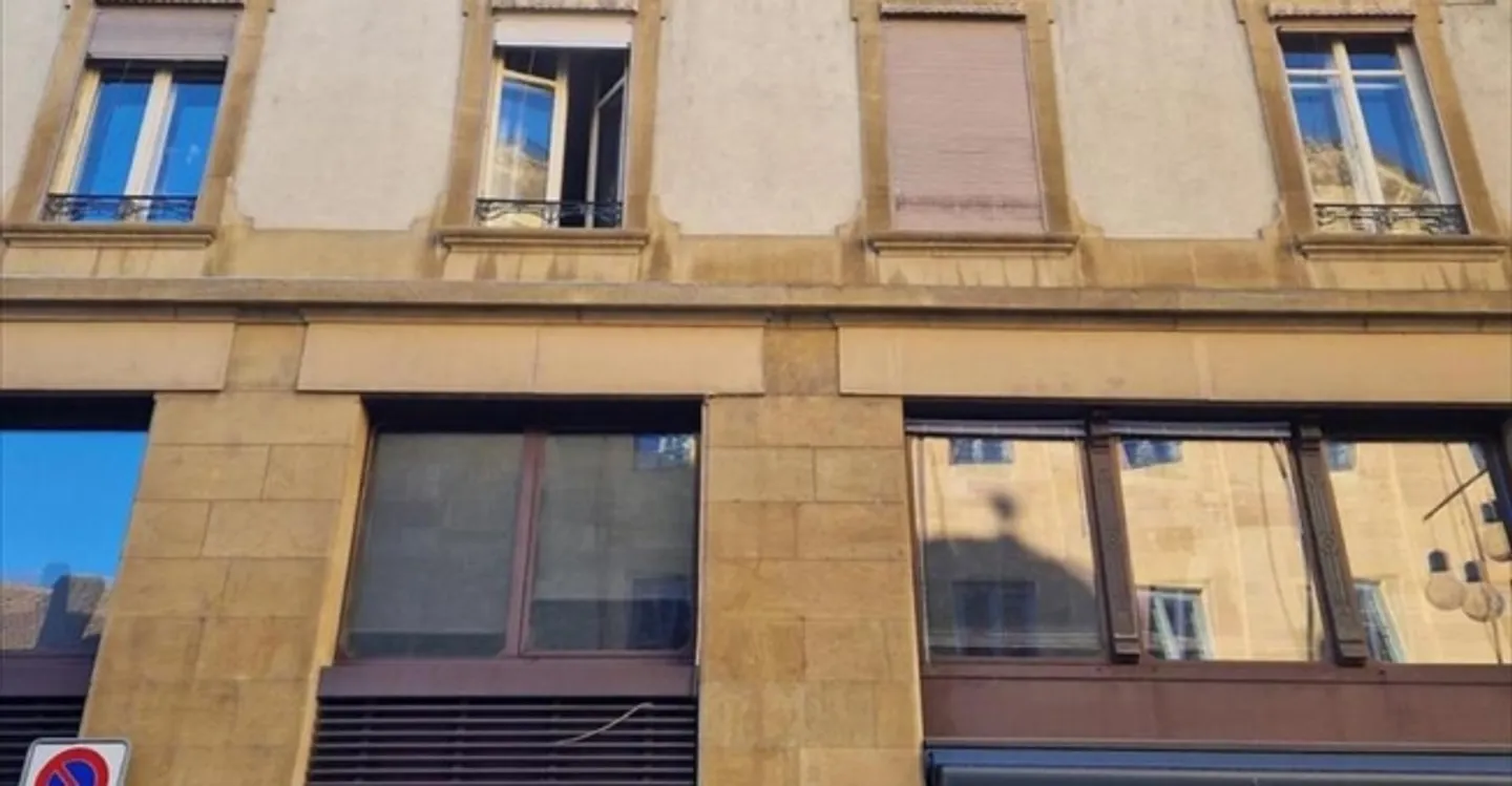 «Bureau» - Photo 1 sur 2