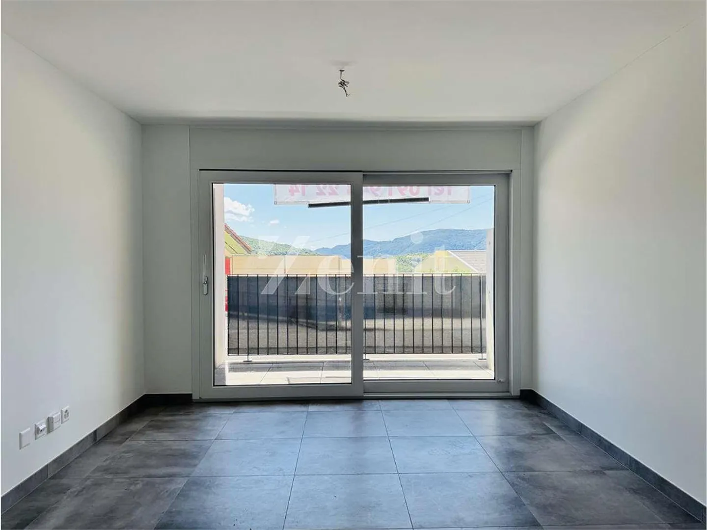 We rent a modern 2.5-room apartment in first rental - Photo 3 of 7