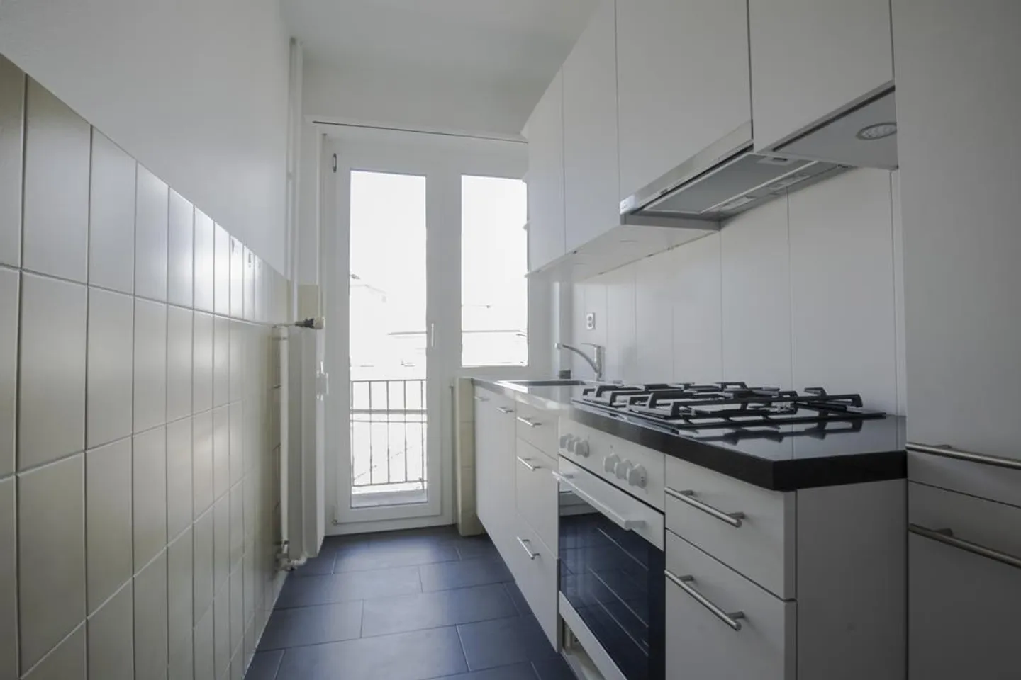 Appartement 1 pièce fraîchement rénové au centre de Bâle - Photo 5 sur 8