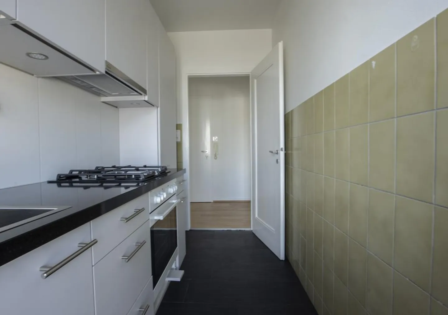 Appartement 1 pièce fraîchement rénové au centre de Bâle - Photo 6 sur 8