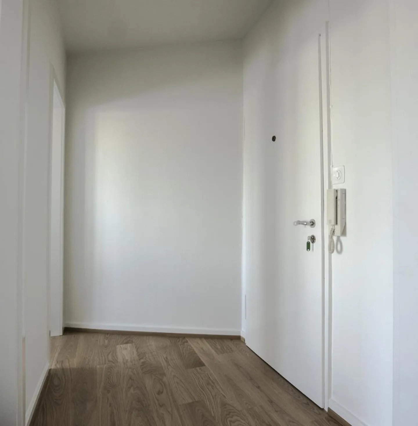 Appartement 1 pièce fraîchement rénové au centre de Bâle - Photo 2 sur 8