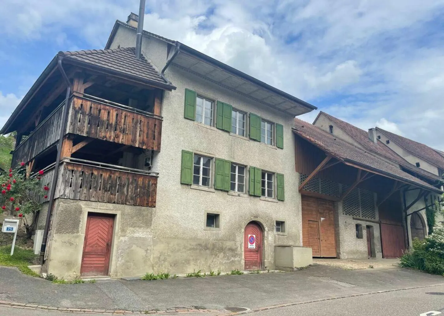 Renovierungsbedürftige Liegenschaft mit Geschichte und Potenzial - Foto 3 von 13