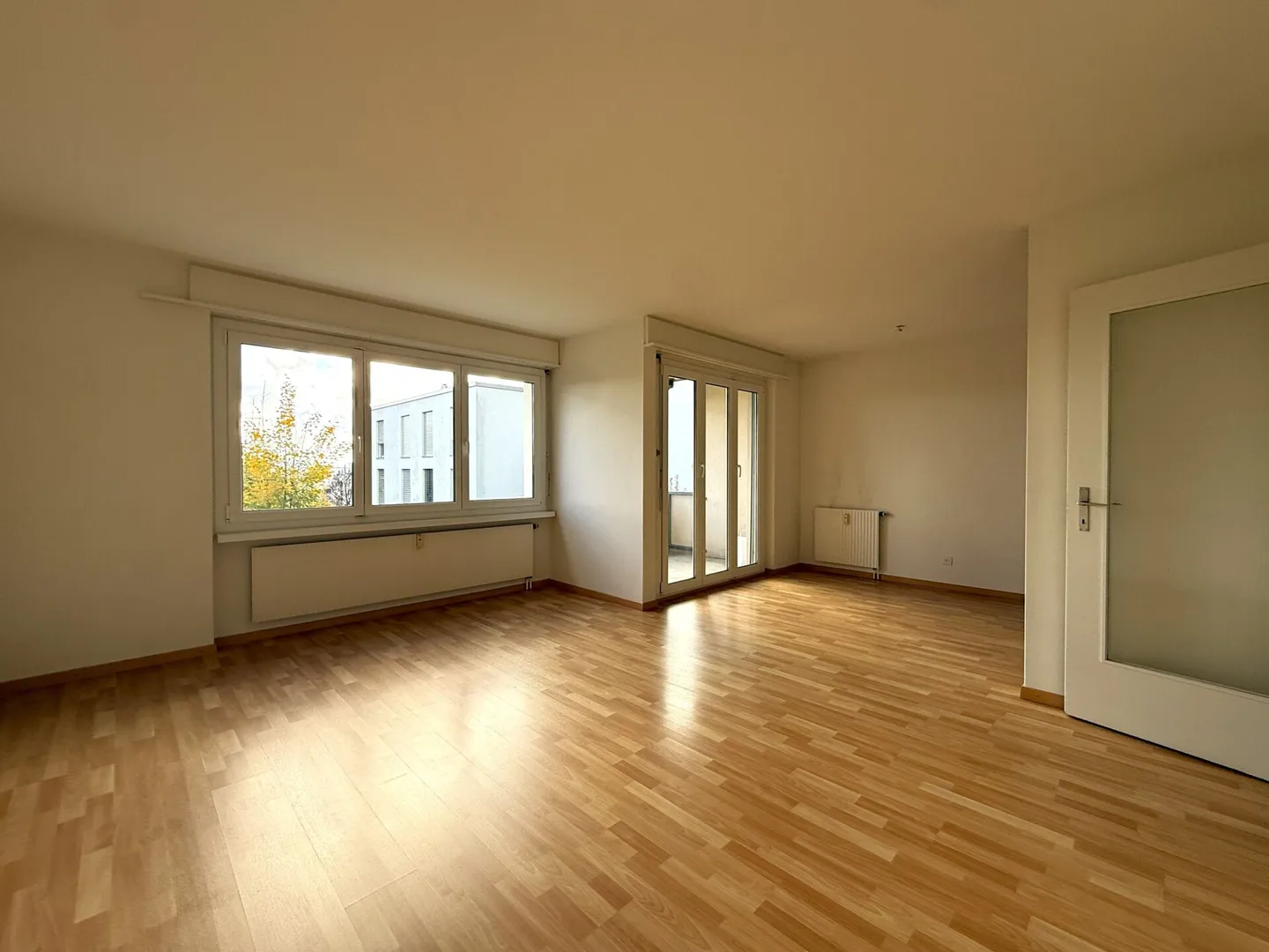 Bien entretenu et prêt à emménager : appartement de 3,5 pièces avec balcon - Photo 1 sur 8
