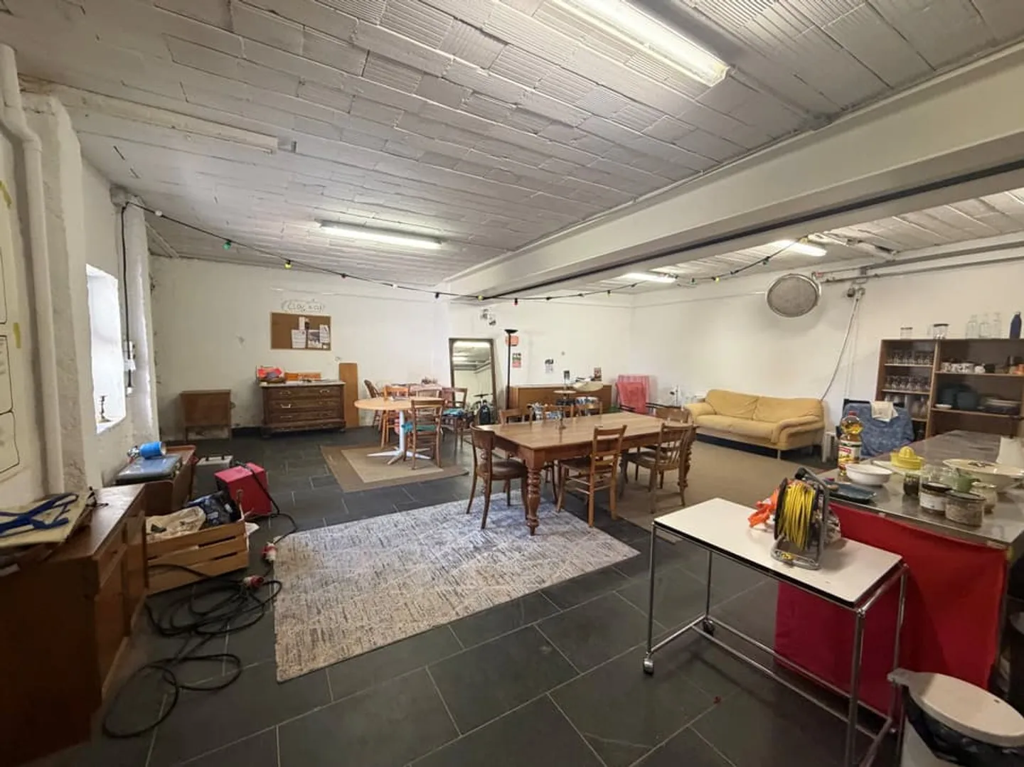 Bâtiment artisanal avec potentiel - Photo 4 sur 13