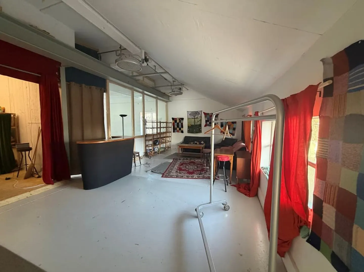 Bâtiment artisanal avec potentiel - Photo 6 sur 13