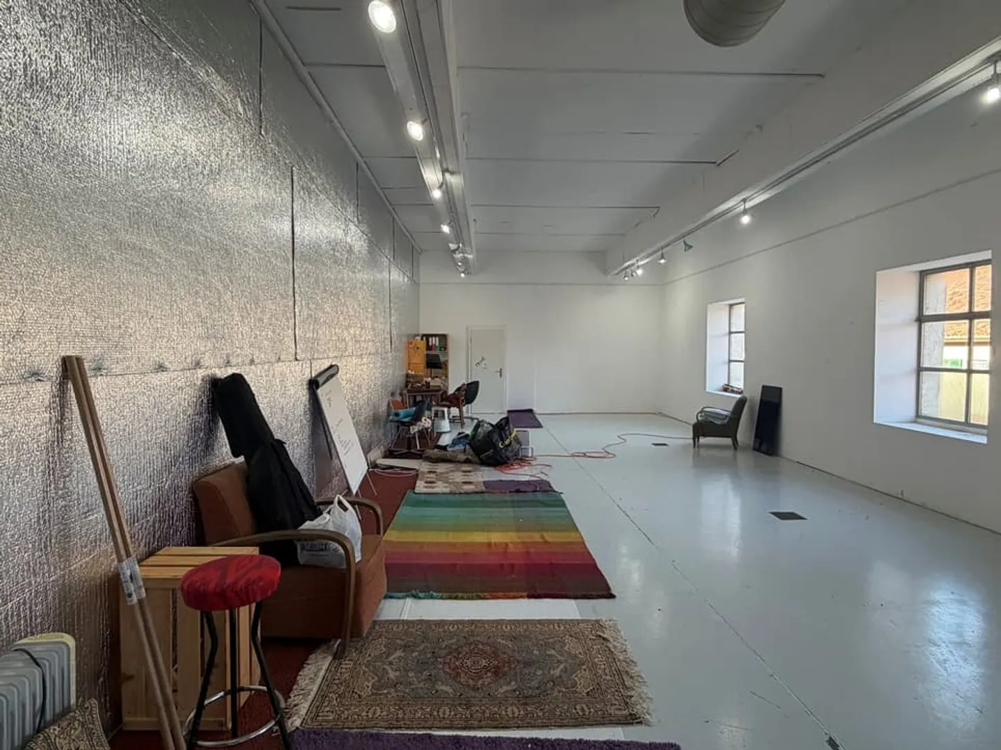 Bâtiment artisanal avec potentiel - Photo 8 sur 13