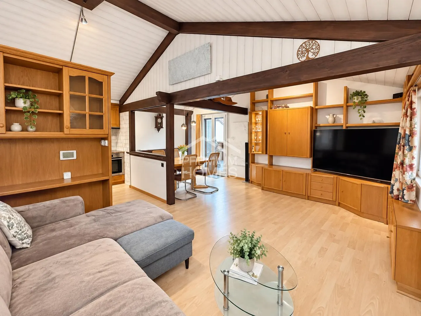 Charming Single Family Home - Photo 4 of 7
