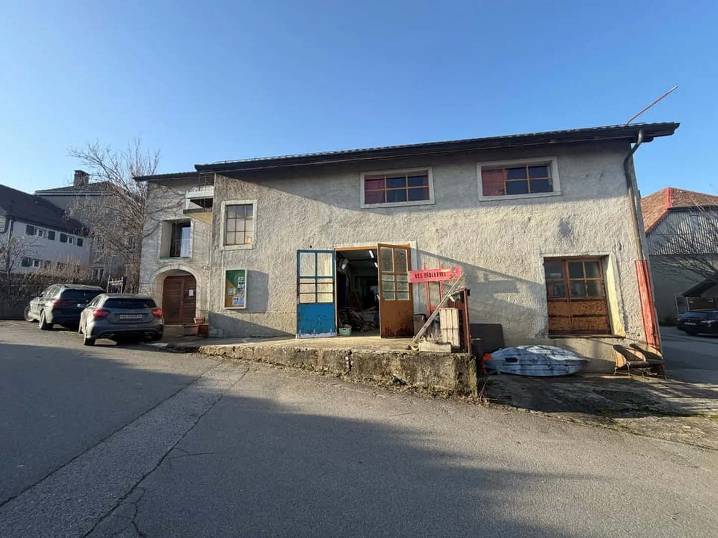 Bâtiment artisanal avec potentiel - Photo 1 sur 13