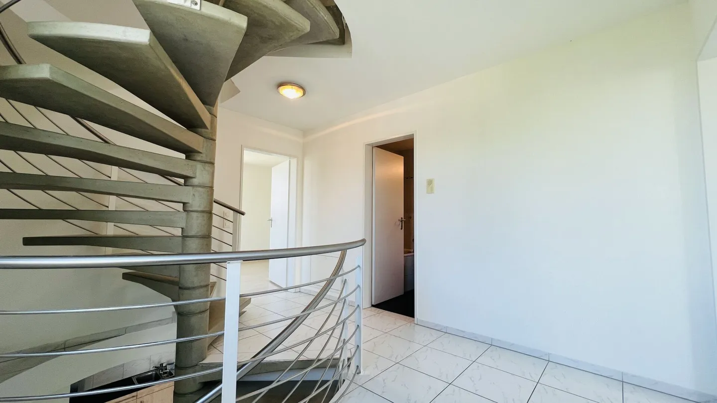 Direttamente sul Reno - Grande appartamento duplex con vista sul Reno e accesso diretto alla riva del Reno - Foto 9 di 18