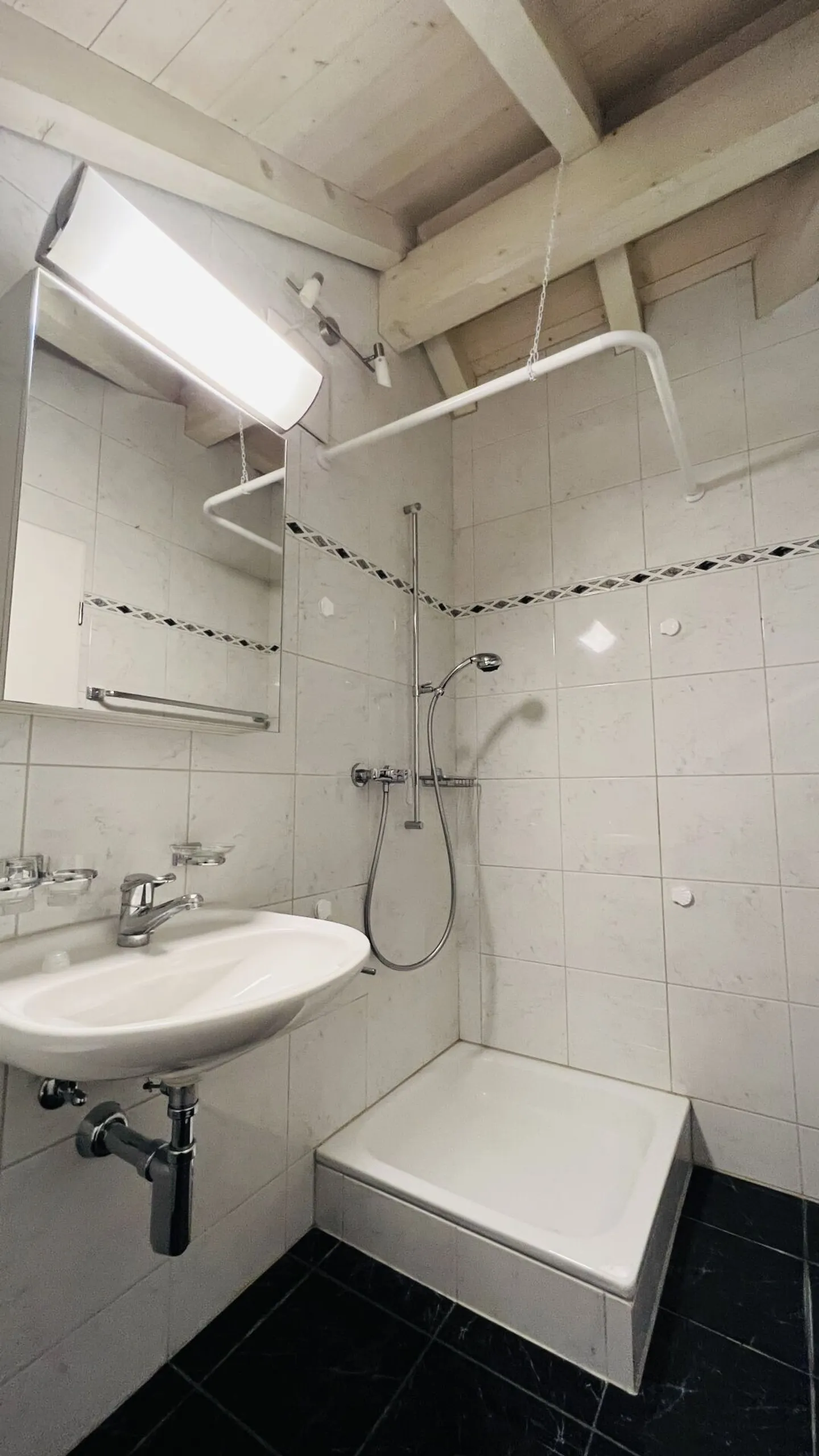 Direttamente sul Reno - Grande appartamento duplex con vista sul Reno e accesso diretto alla riva del Reno - Foto 12 di 18