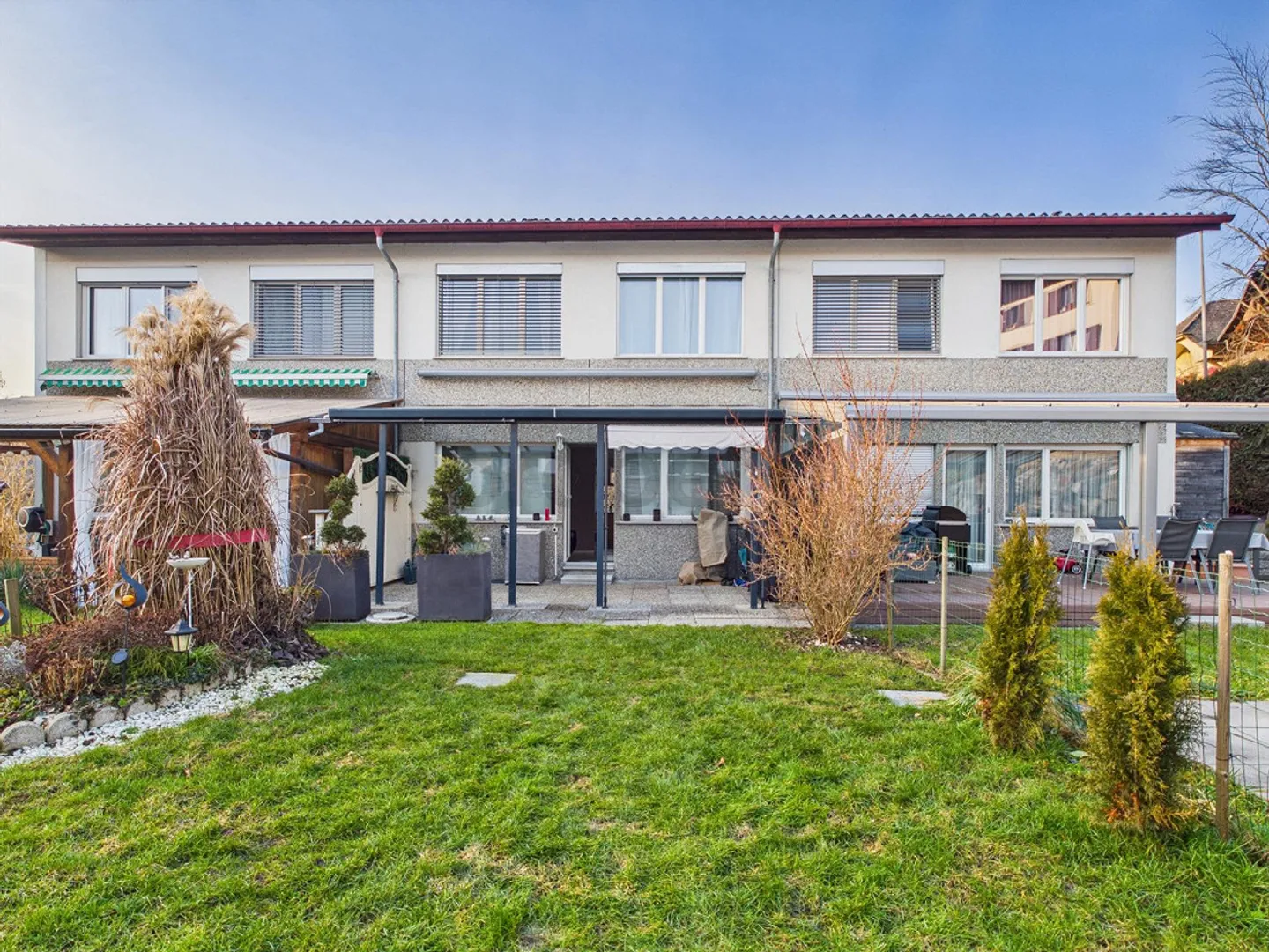 Grosszügiges Reihenhaus mit Garten - Foto 1 von 14