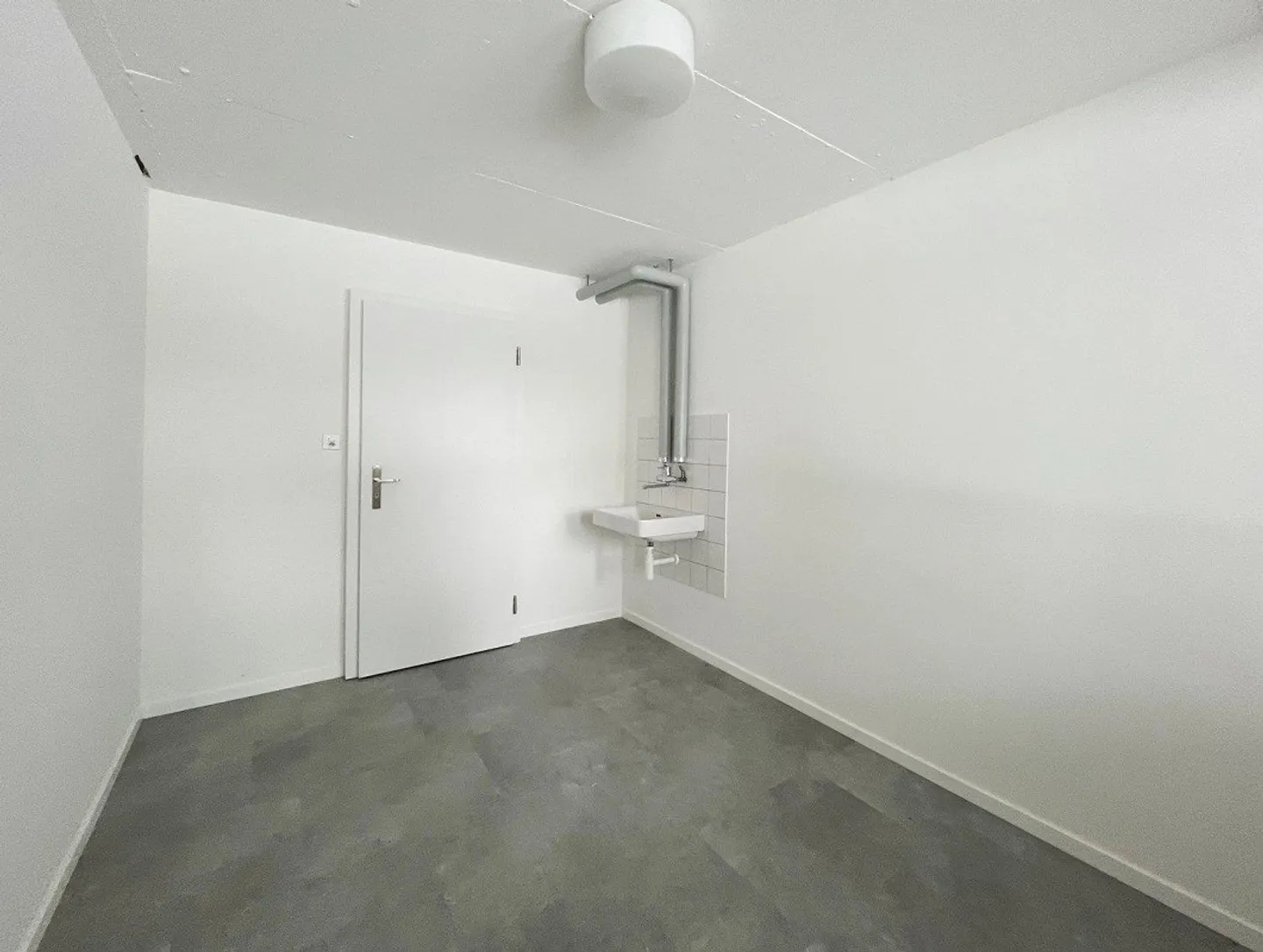 Stanza hobby con lavabo in affitto a Riehen - Foto 2 di 2
