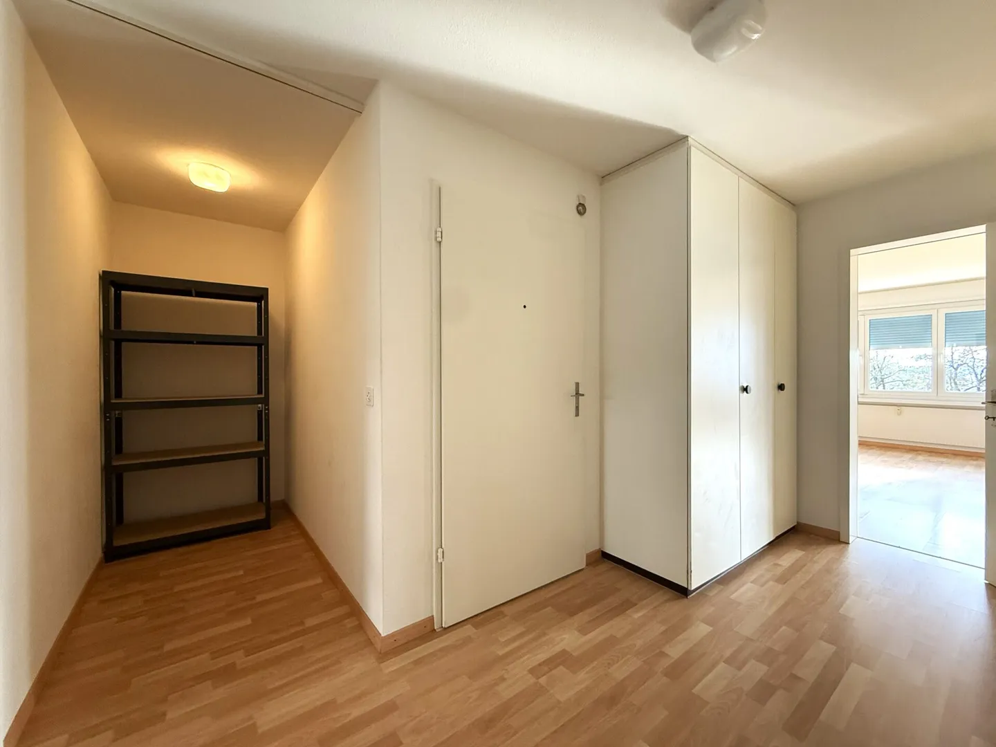 Bien entretenu et prêt à emménager : appartement de 3,5 pièces avec balcon - Photo 4 sur 8