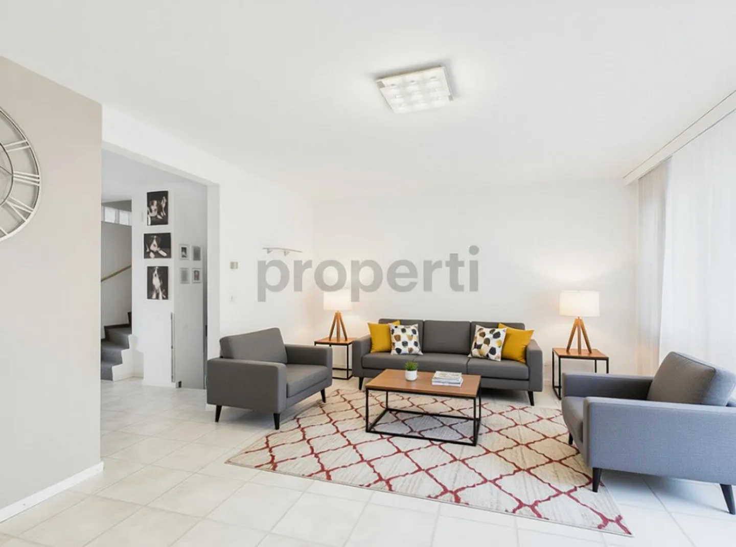 Grosszügiges Reihenhaus mit Garten - Foto 2 von 14