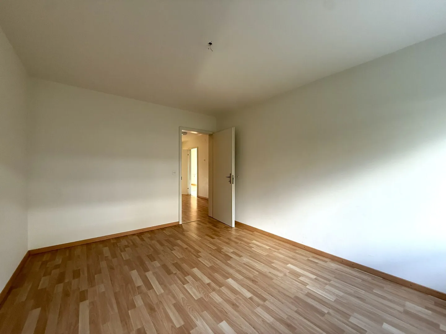 Bien entretenu et prêt à emménager : appartement de 3,5 pièces avec balcon - Photo 5 sur 8