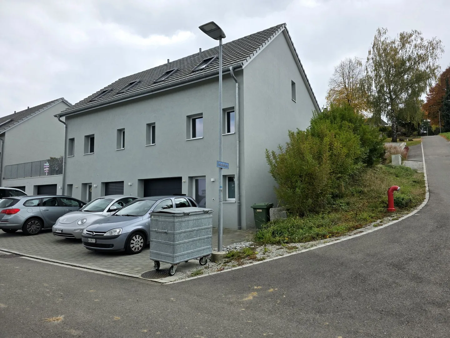 Casa moderna con carattere accogliente e terrazza soleggiata - Foto 3 di 15