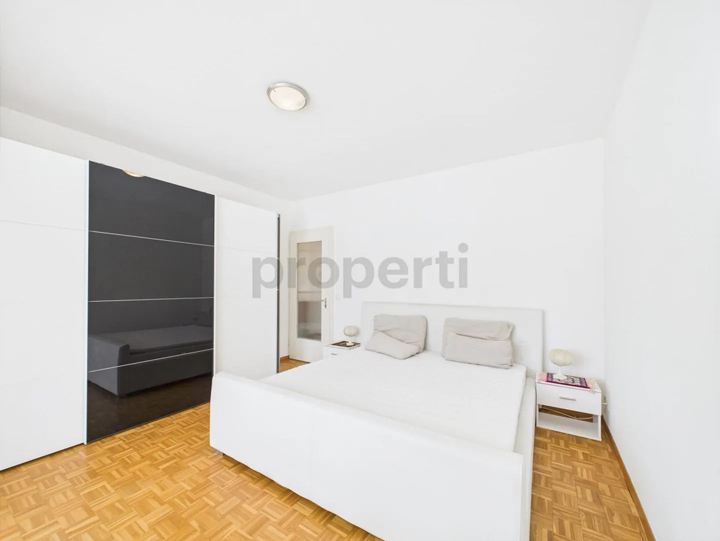 Komplett saniertes Gebäude, funktioneller Grundriss & hohe Energieeffizienz! - Foto 6 von 11