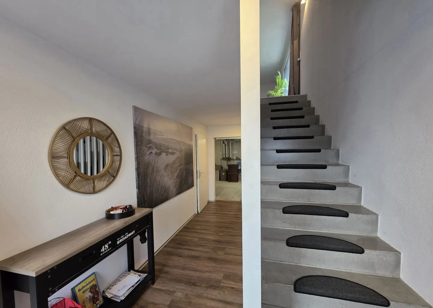 Casa moderna con carattere accogliente e terrazza soleggiata - Foto 4 di 15