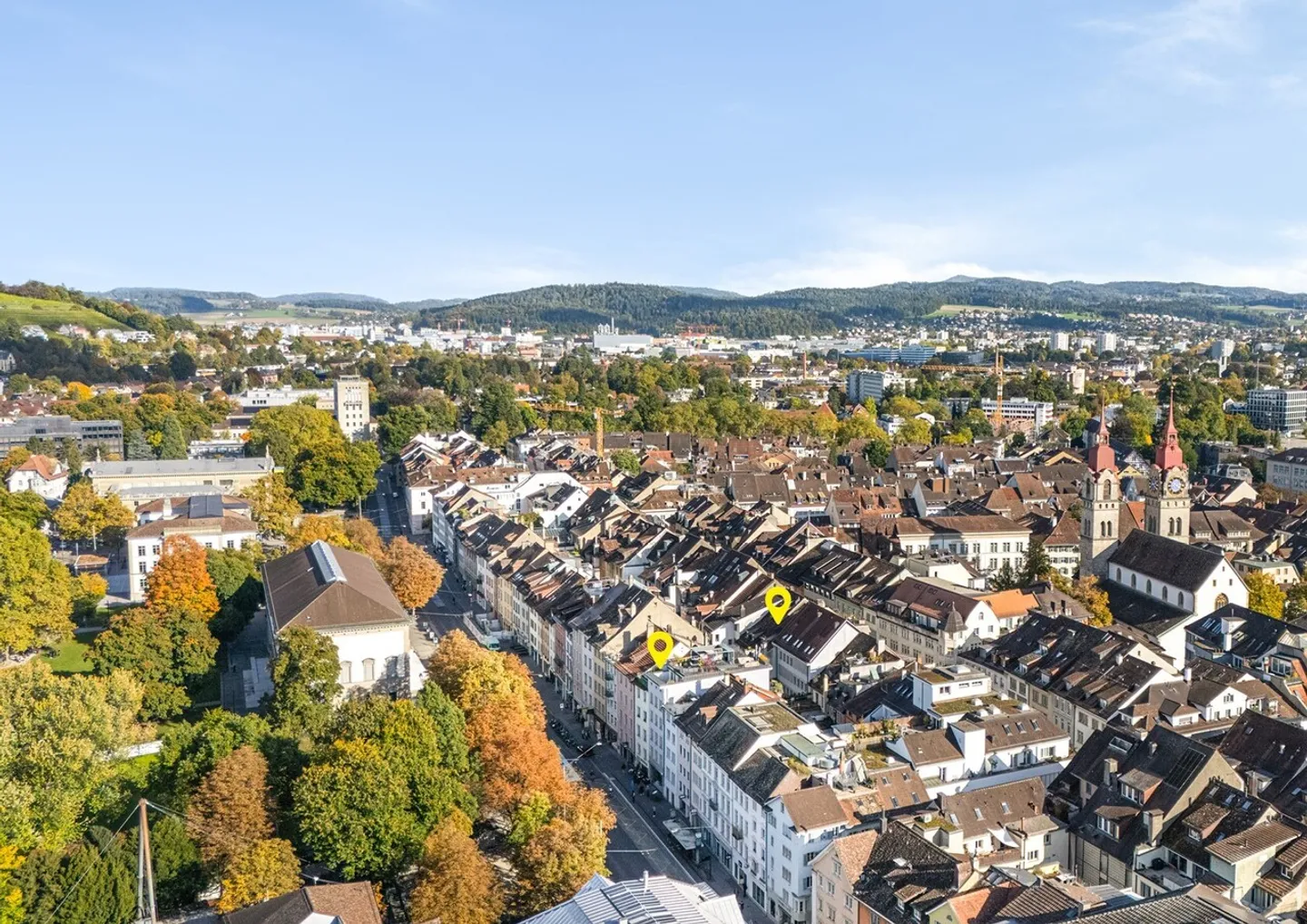 Charmantes Wohngebäude - Foto 1 von 11