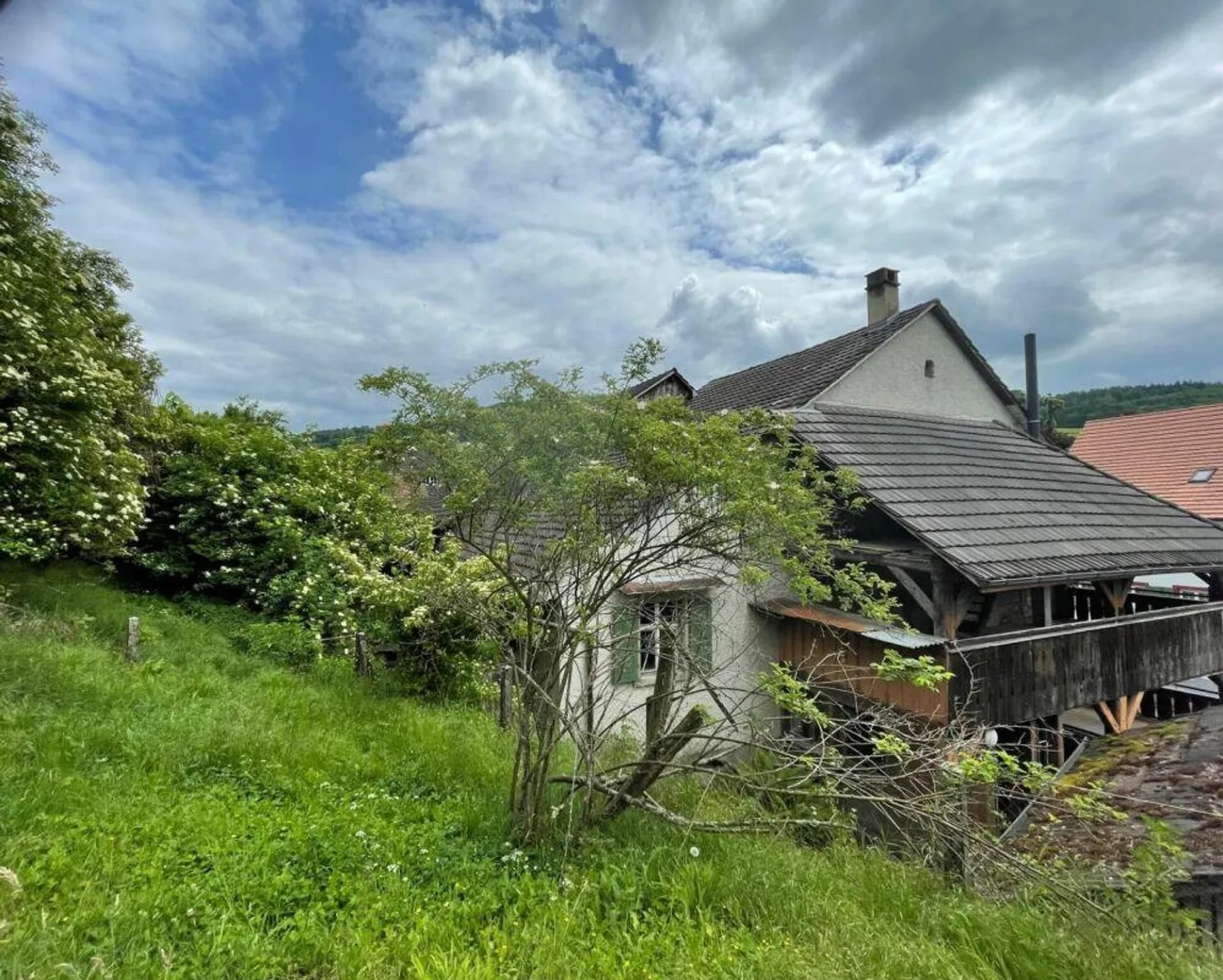 Renovierungsbedürftige Liegenschaft mit Geschichte und Potenzial - Foto 10 von 13