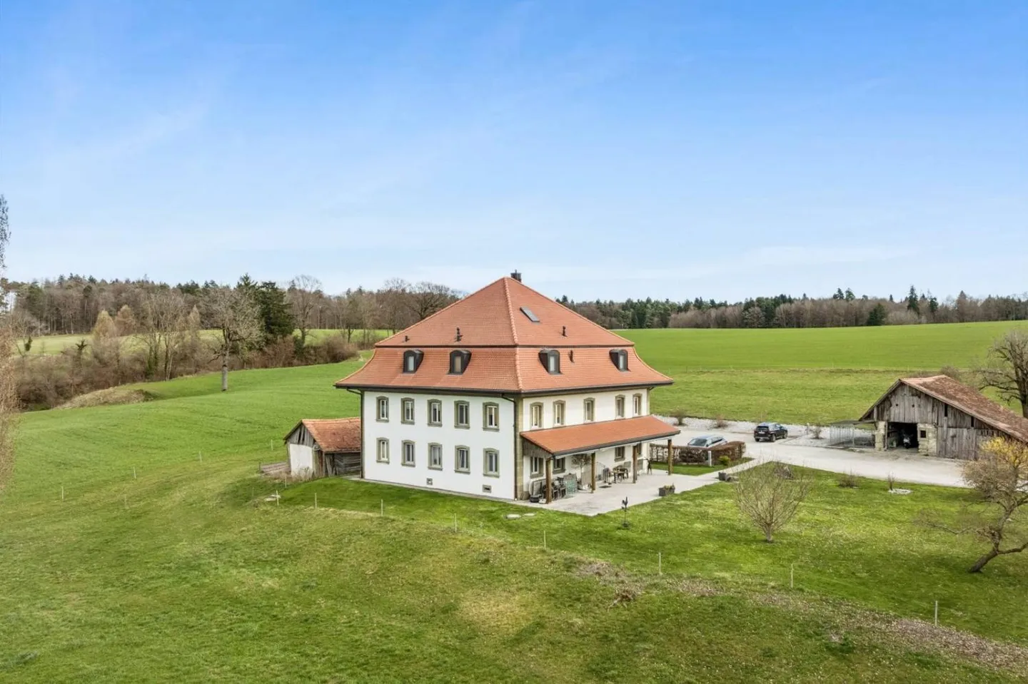 Magnifique maison de campagne avec 2 appartements et chambres d'hôtes - Photo 1 sur 12