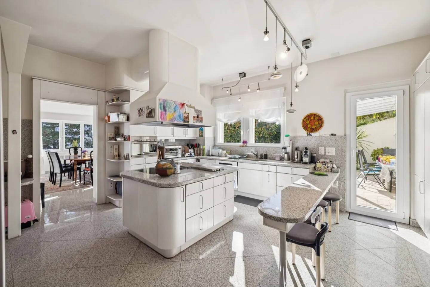 Elegant villa with panoramic view and independent studio - Photo 4 of 14