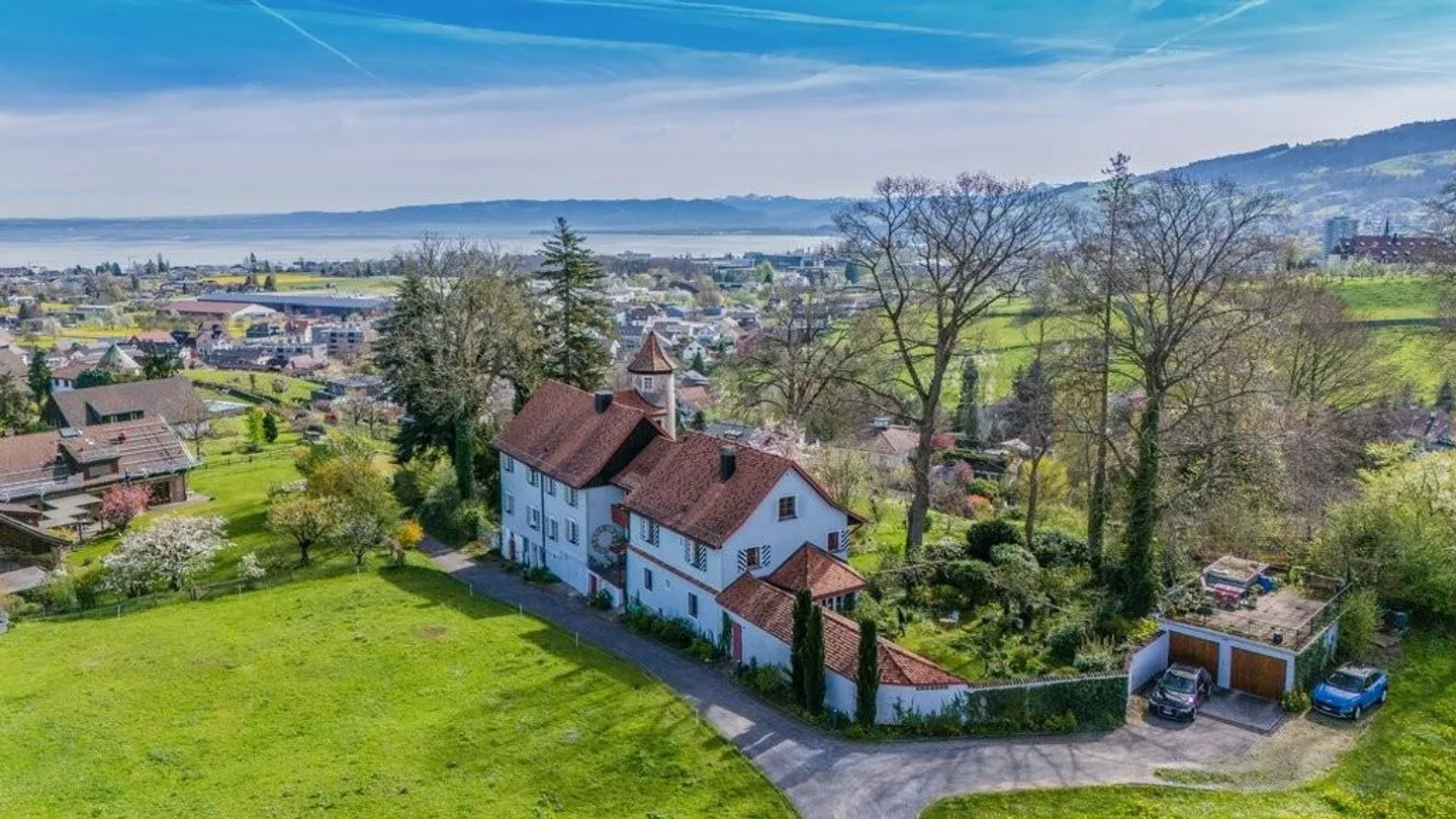 7.5-room house section with garden in the Schwarzhaus near Lake Constance - Photo 1 of 12