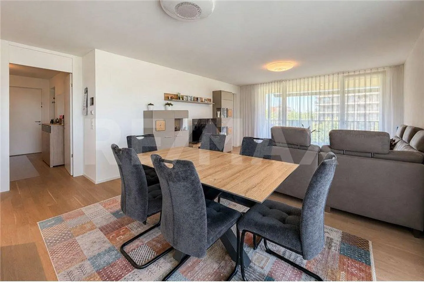Appartamento 4.5 stanze al 1° piano – Vita moderna con grande balcone in... - Foto 2 di 13