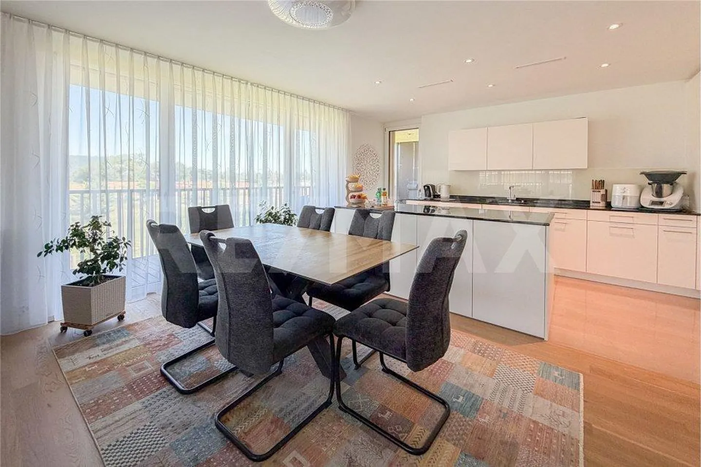 Appartamento 4.5 stanze al 1° piano – Vita moderna con grande balcone in... - Foto 6 di 13