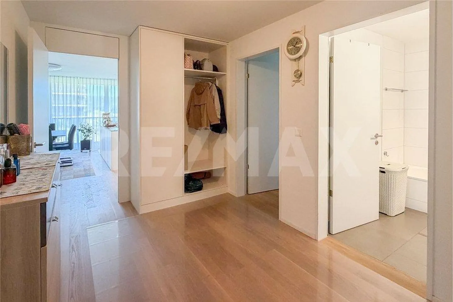 Appartamento 4.5 stanze al 1° piano – Vita moderna con grande balcone in... - Foto 10 di 13