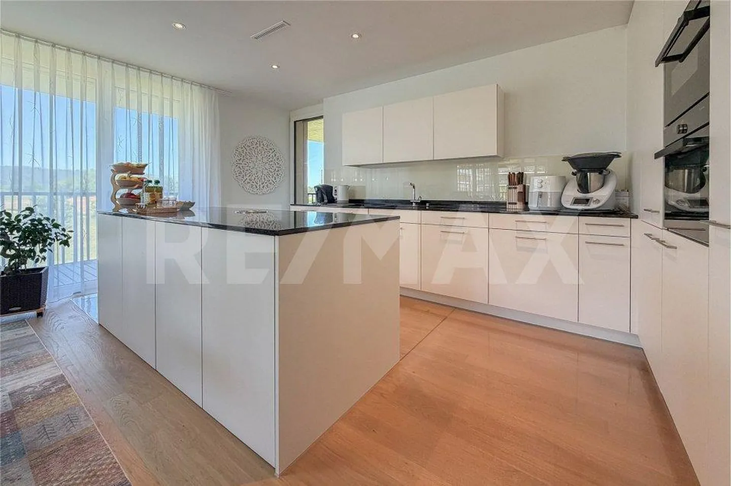 Appartamento 4.5 stanze al 1° piano – Vita moderna con grande balcone in... - Foto 7 di 13