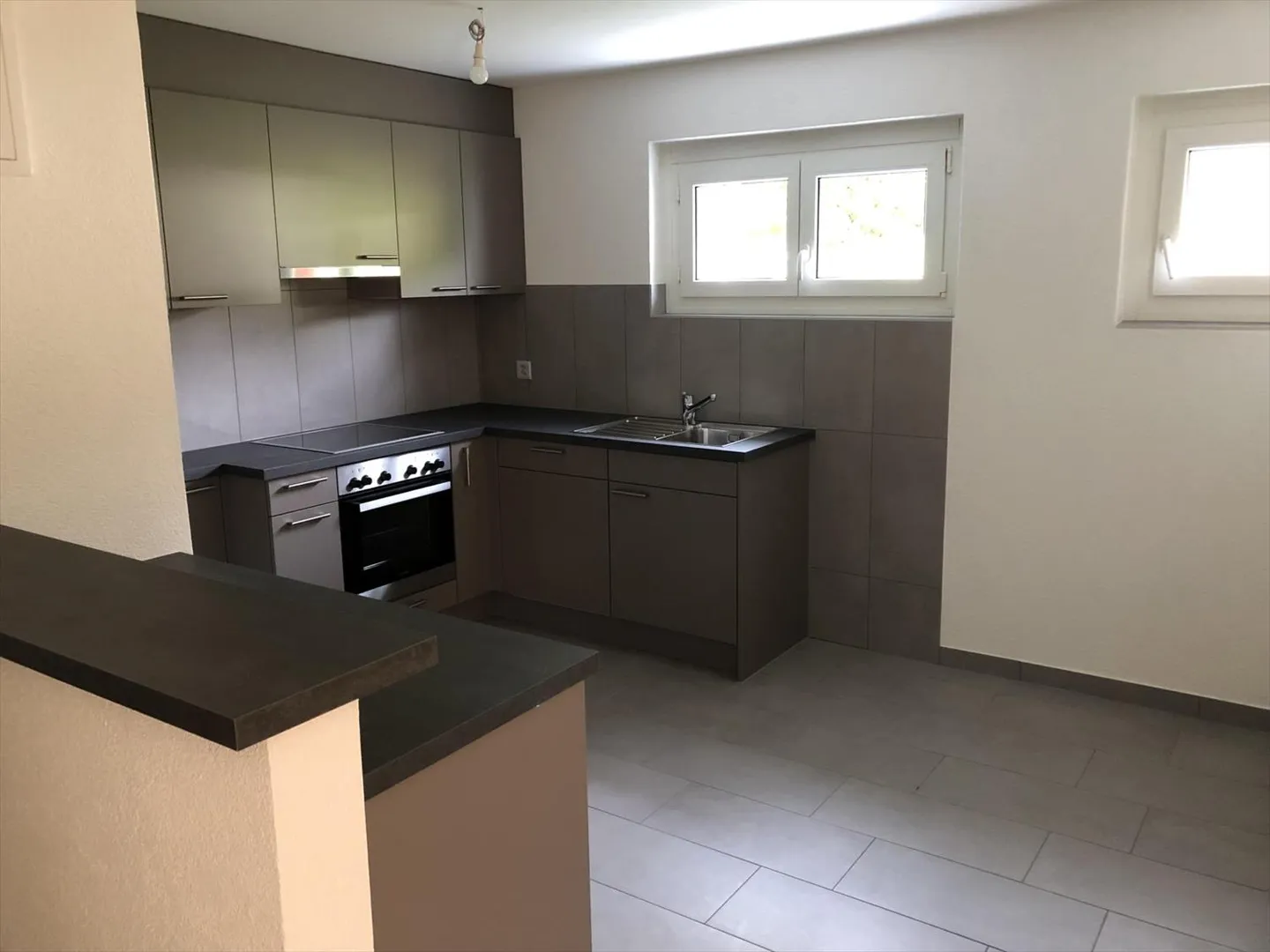 Apartment for rent - Photo 2 of 9