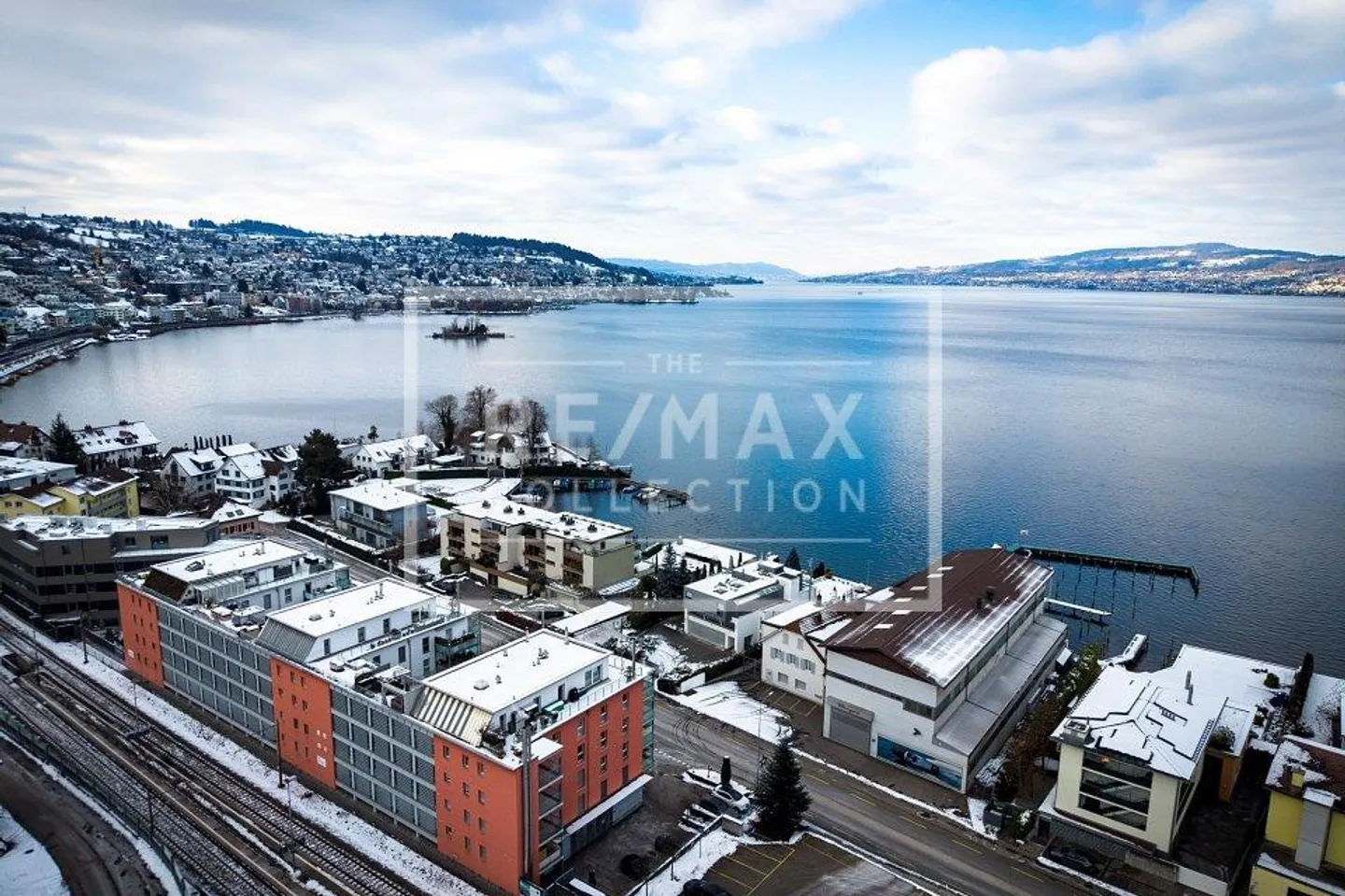 Condominium attrayant et bien entretenu de 3,5 pièces avec vue sur le lac, à ... - Photo 3 sur 13