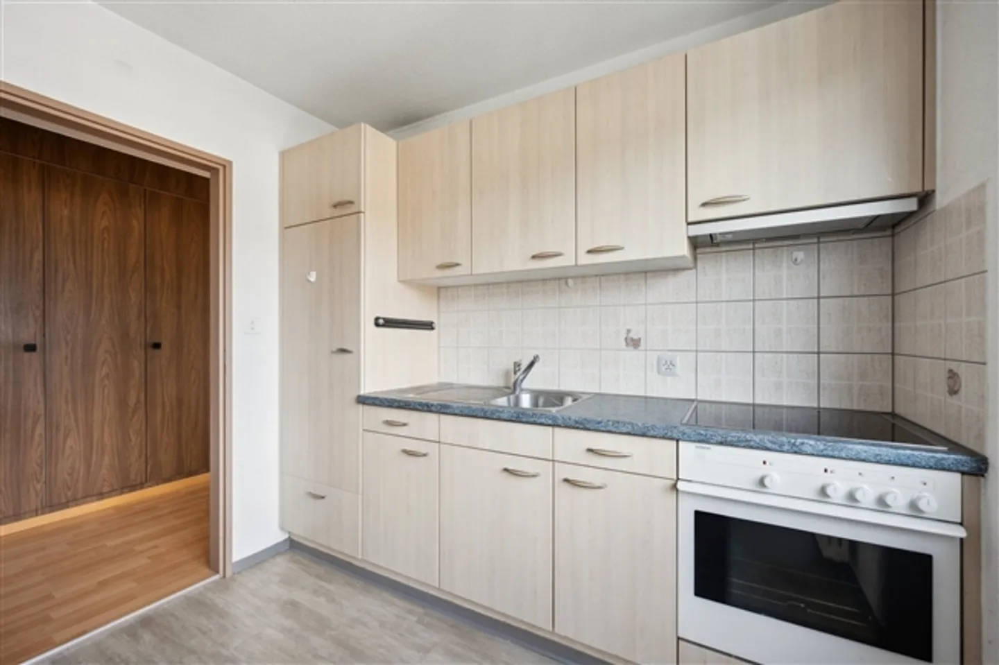 Charmante appartement 4.5 pièces avec vue dégagée - Photo 7 sur 12